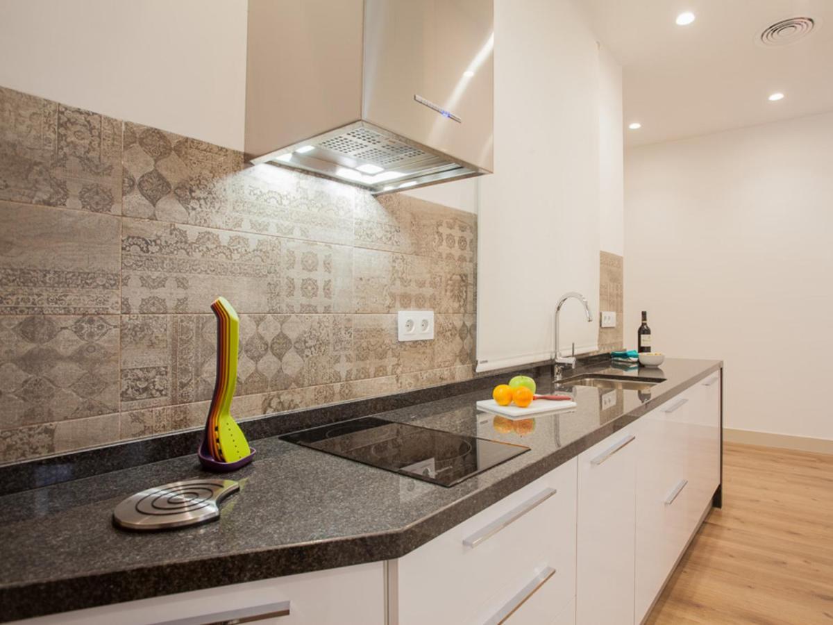 Апартаменты Del Parque Flats Santos Exclusive Малага Экстерьер фото
